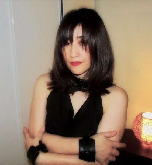 Asiatique soumise pour jeux coquins