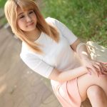 Talence : Hana, belle masseuse nue, offre des massages body-body érotiques.